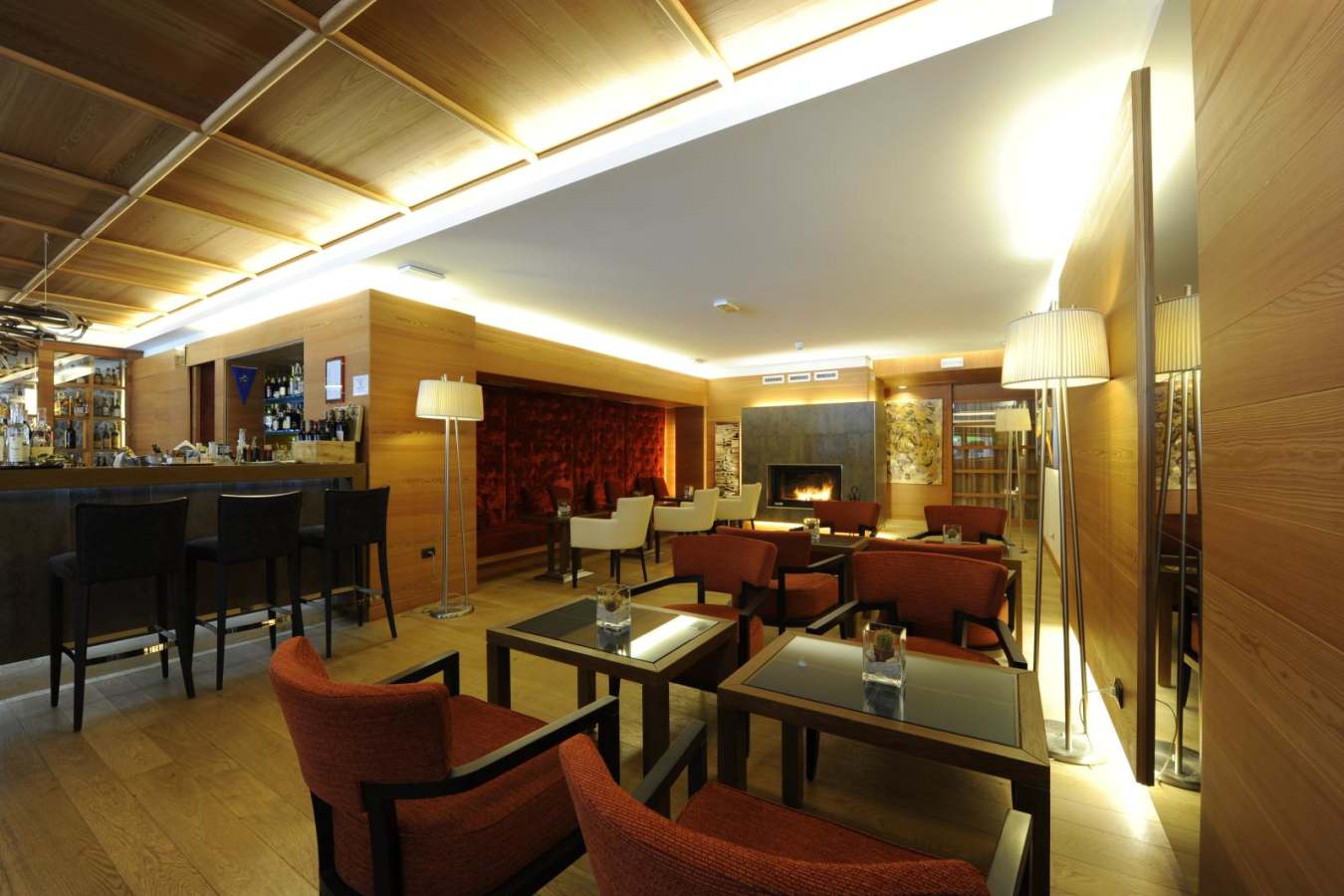 Bar - Majestic Mountain Charme