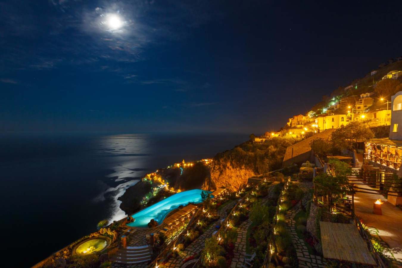 Exterior by night - Monastero Santa Rosa
