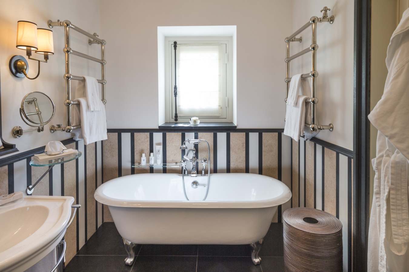 Roman Suite Bathroom