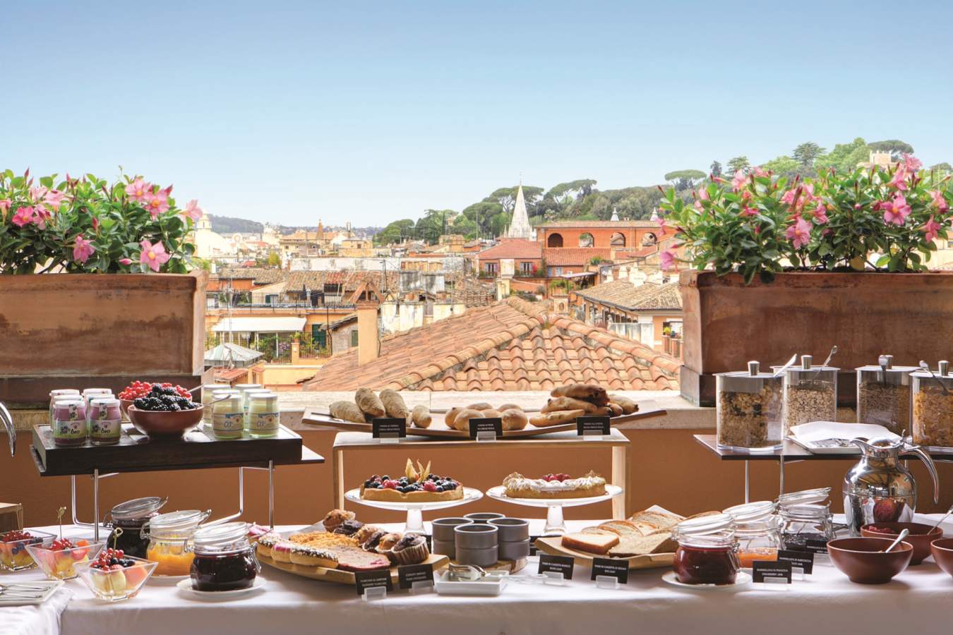 Breakfast - Portrait Roma