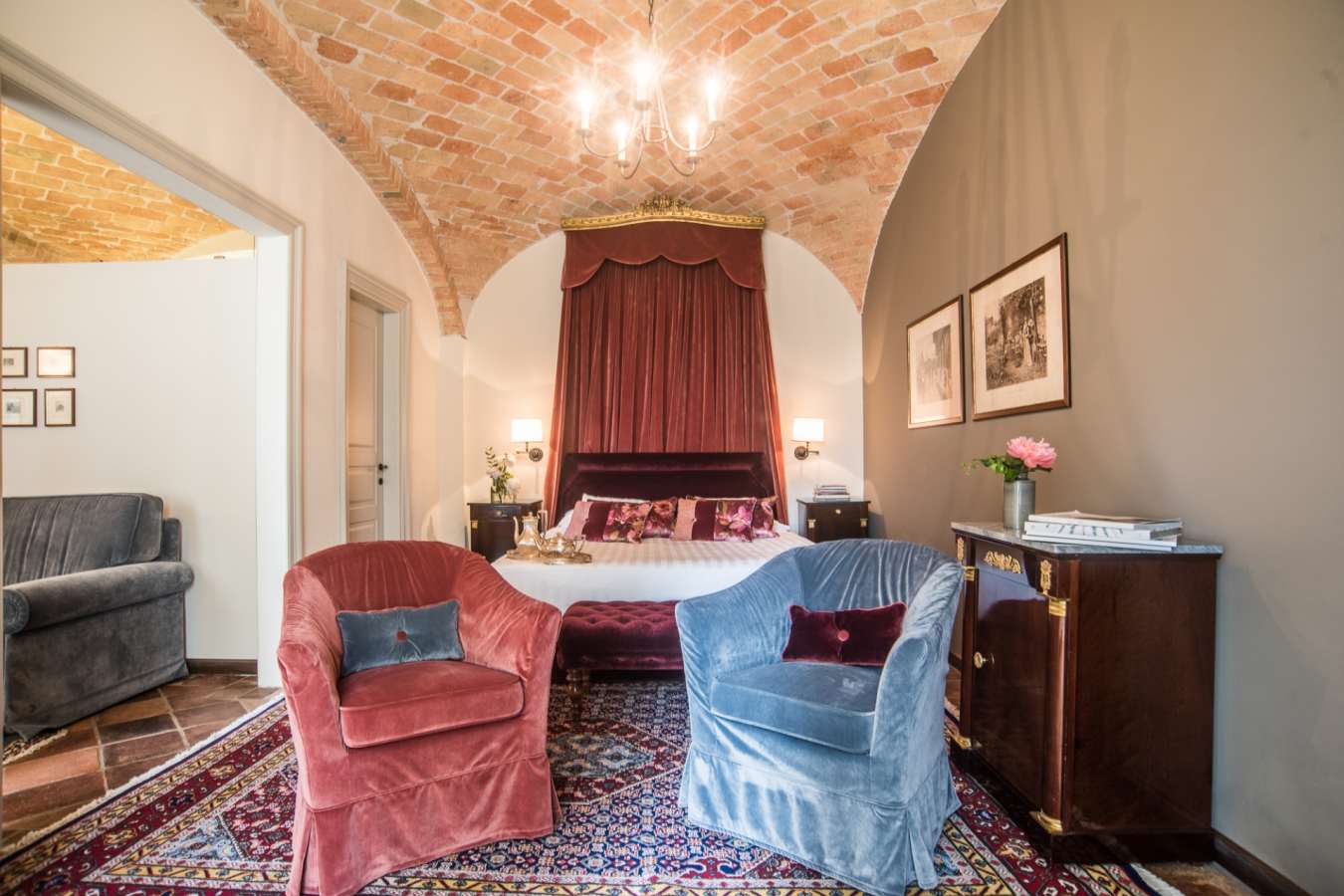 Guest room