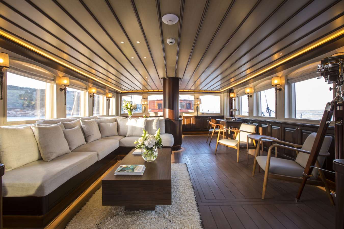 Living area - Satori Yacht