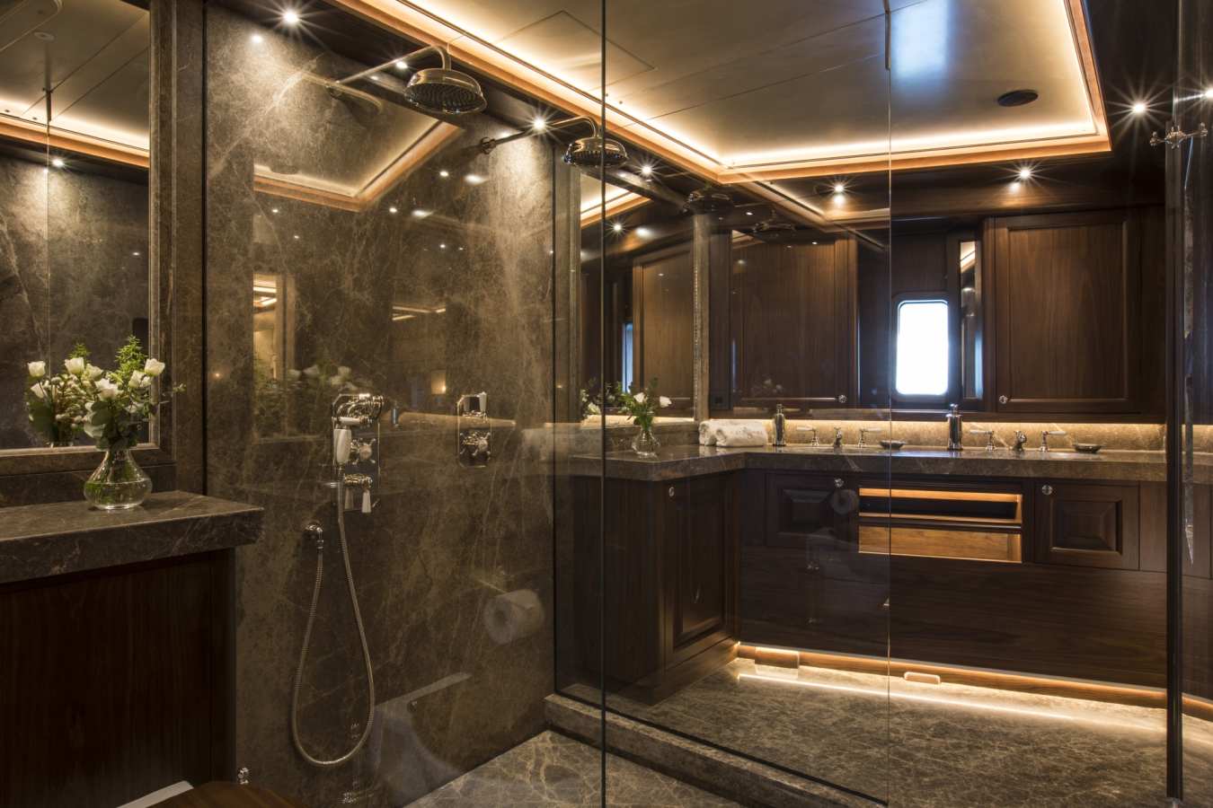 Master Suite bathroom - Satori Yacht