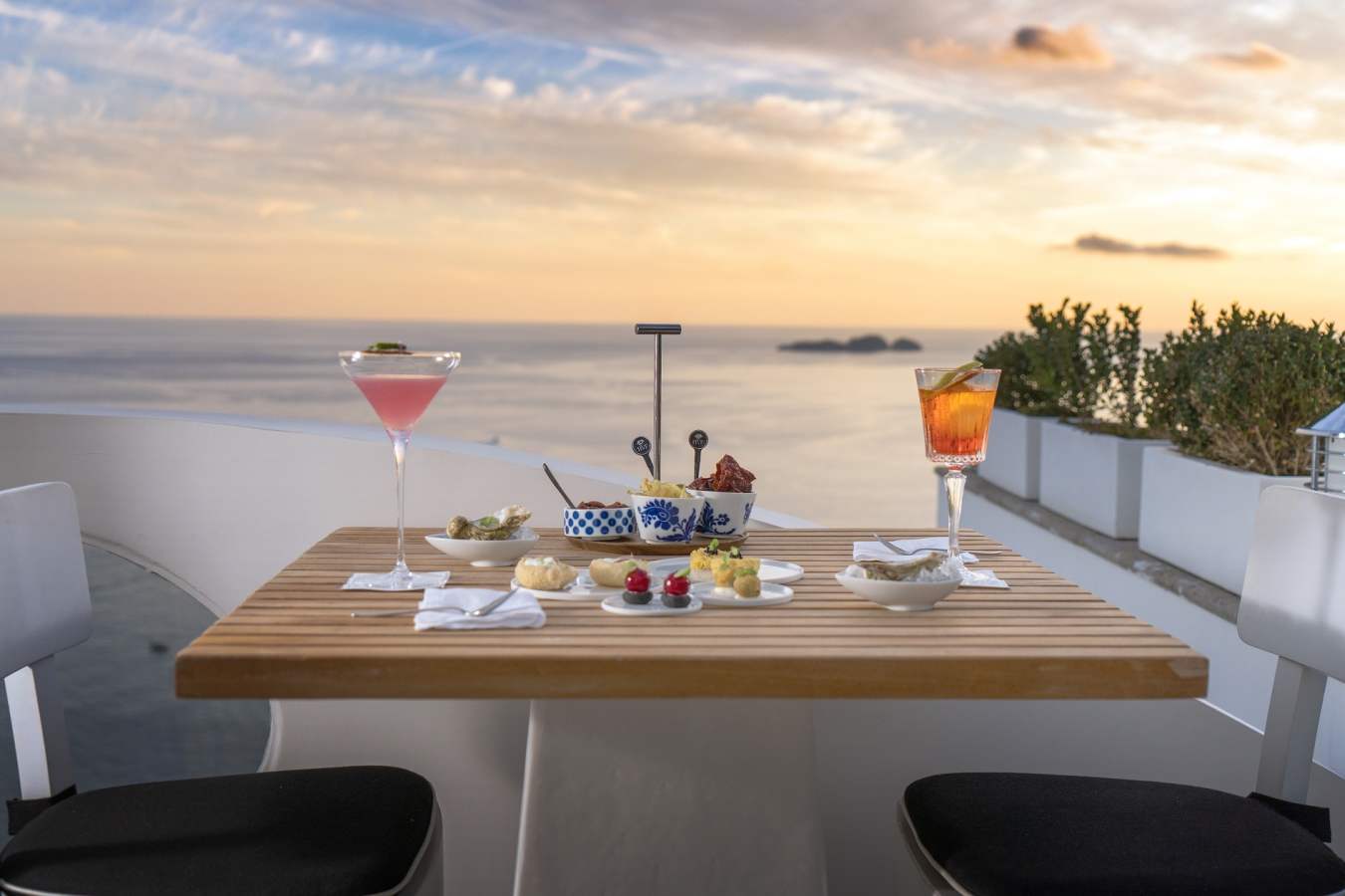 Gold Champagne Bar Villa Franca  