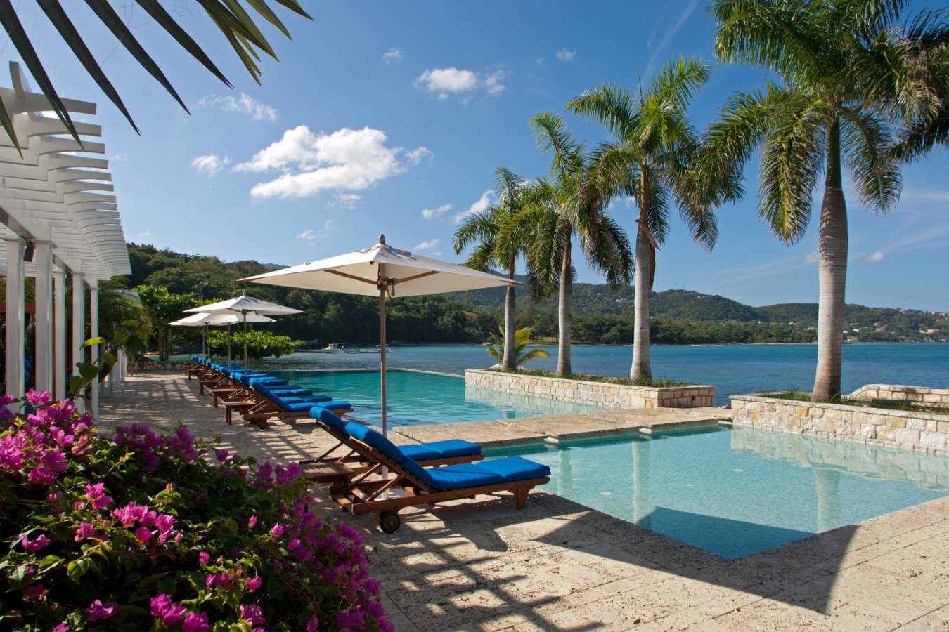Infinity Pool - Round Hill Hotel & Villas