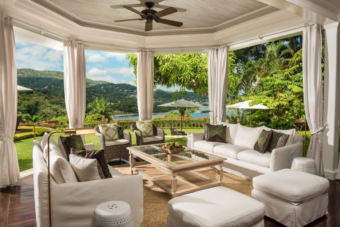 Luxury Villa Patio - Round Hill Hotel & Villas