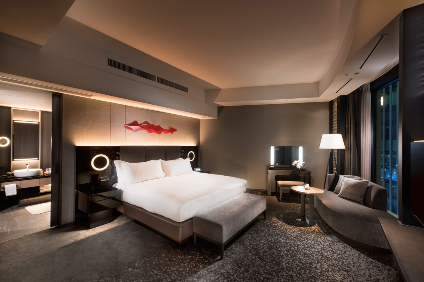 Reserve Executive Suite