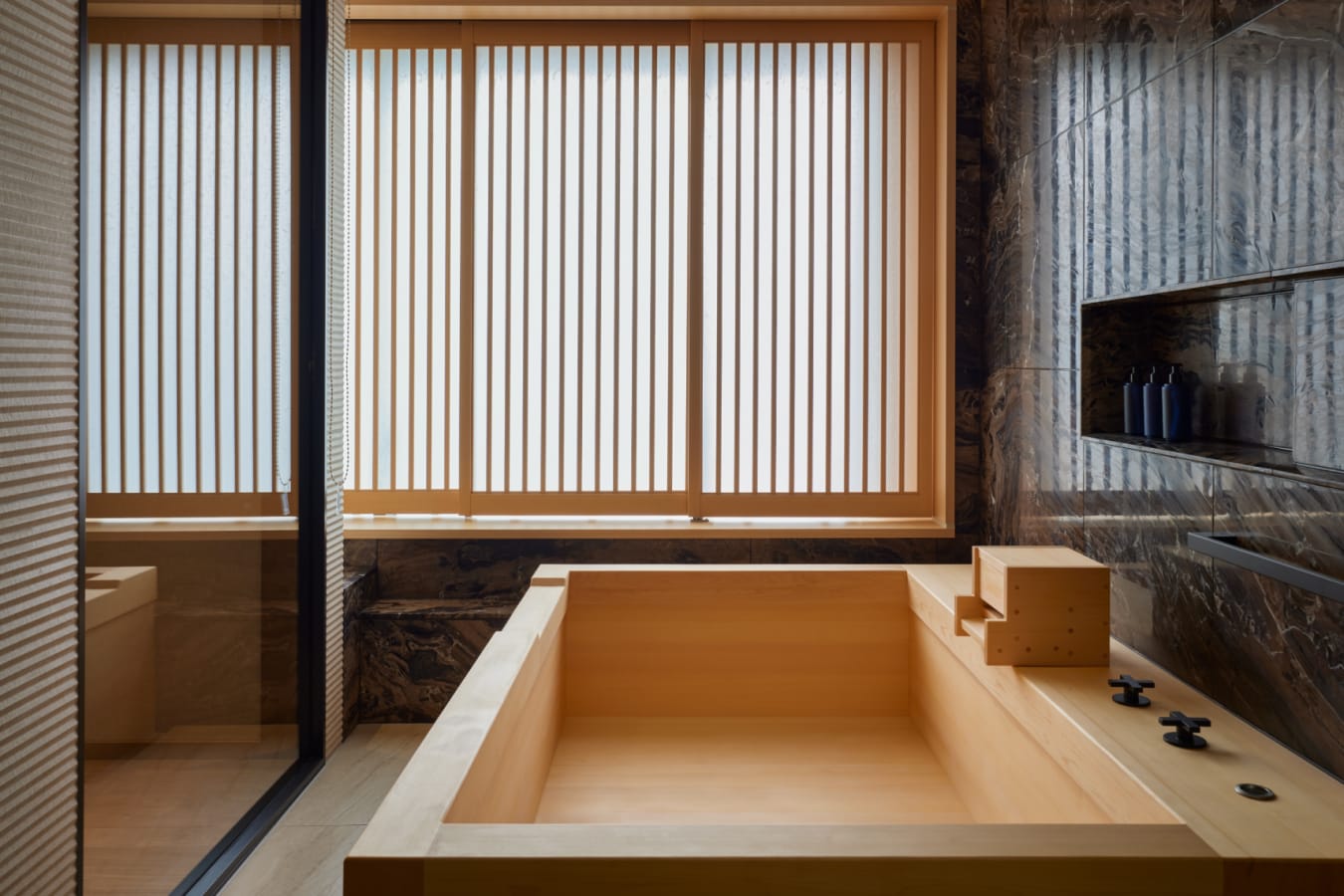 imperial-suite-hinoki-bath 