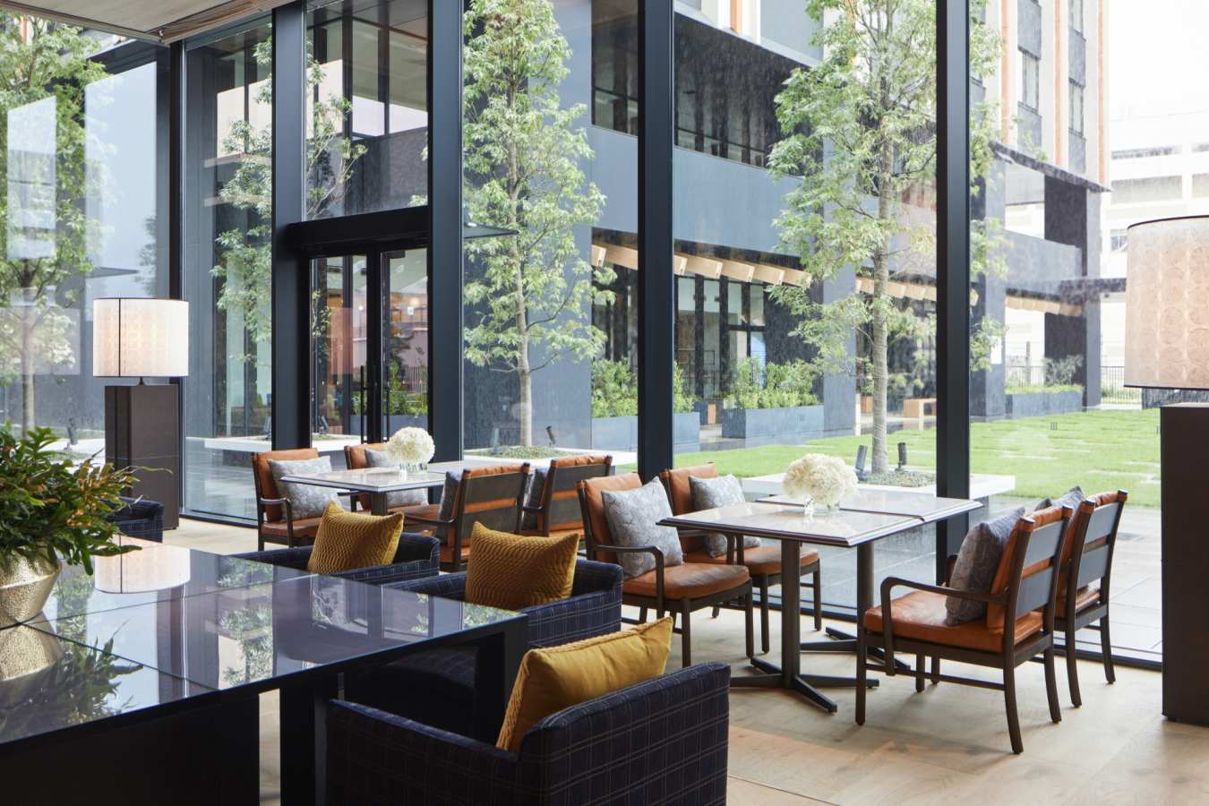 PavilionDaytimeTableSetting 