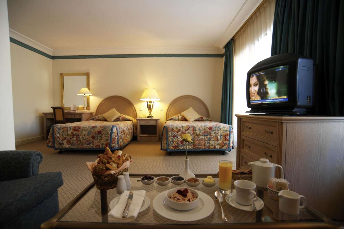 Twin Junior Suite - Movenpick Resort Petra