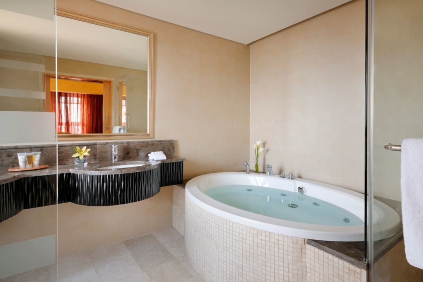 Executive Suite Bathroom - Petra Marriott