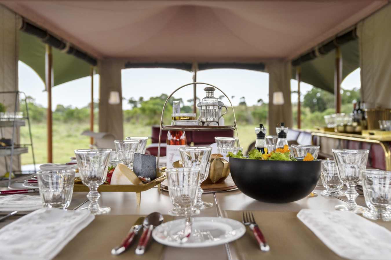 Angama Safari Camp - Meal with a view