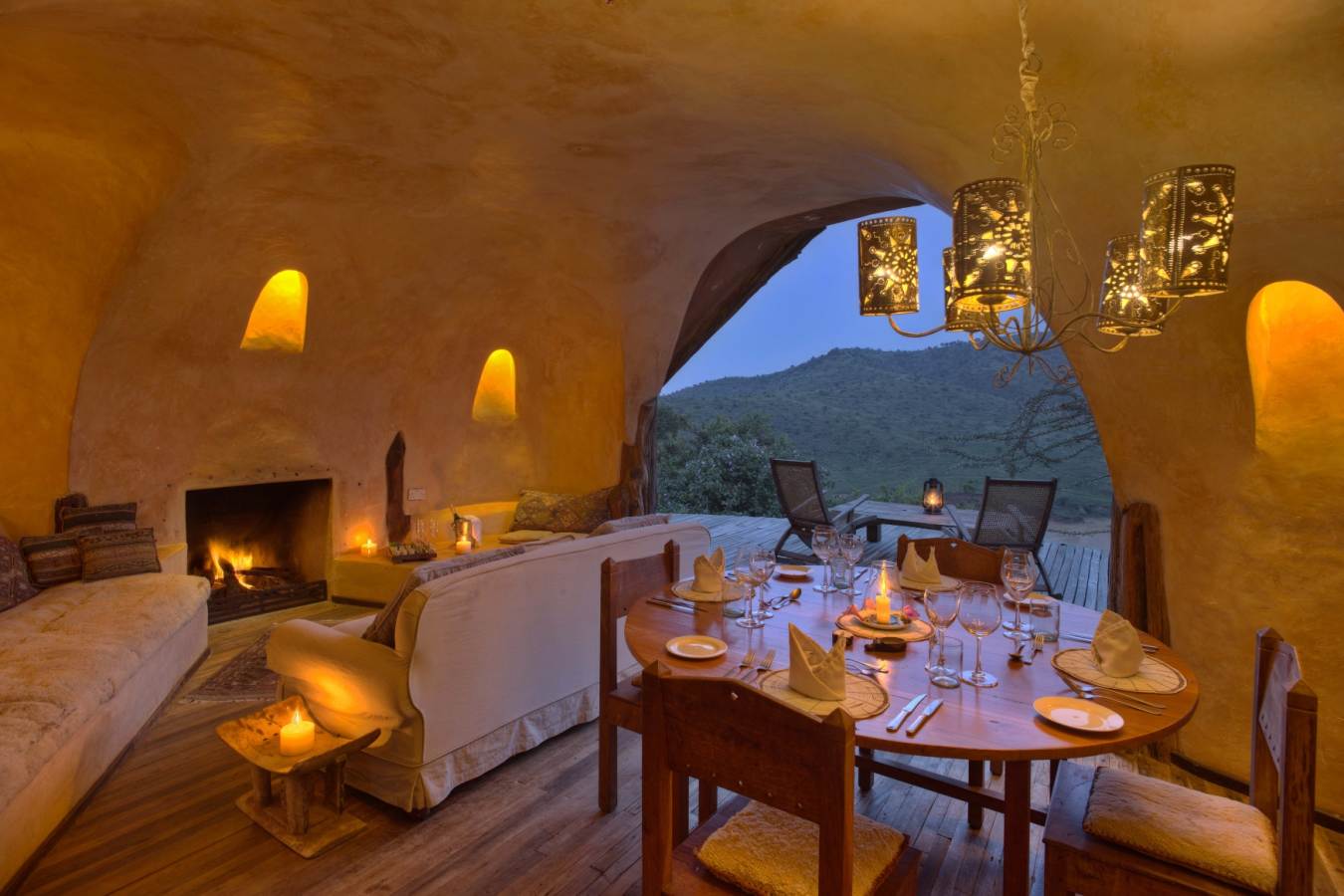 Lounge and dining area