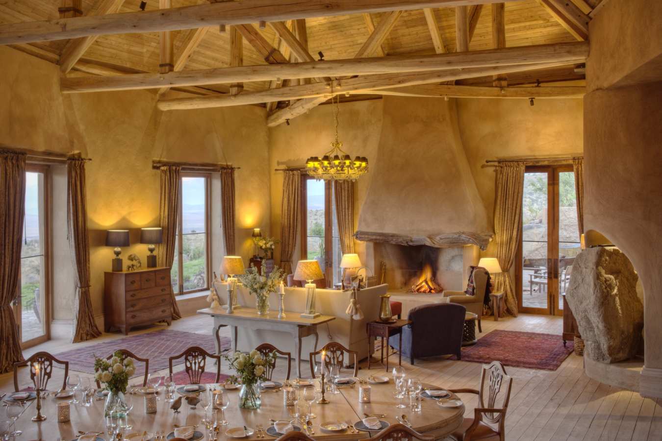 Dining and lounge area