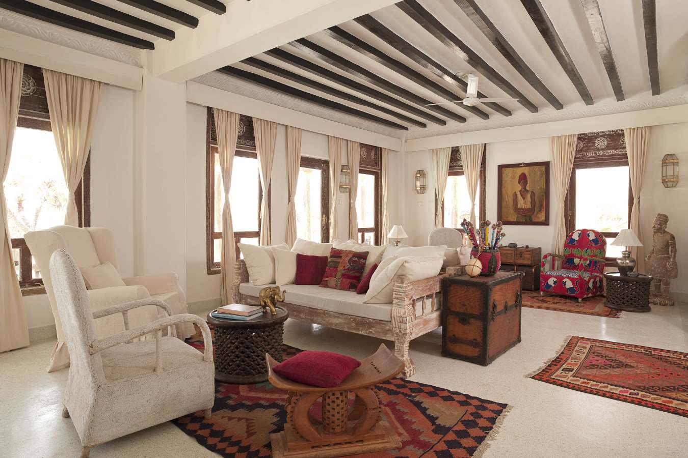 Lounge - The Majlis Hotel