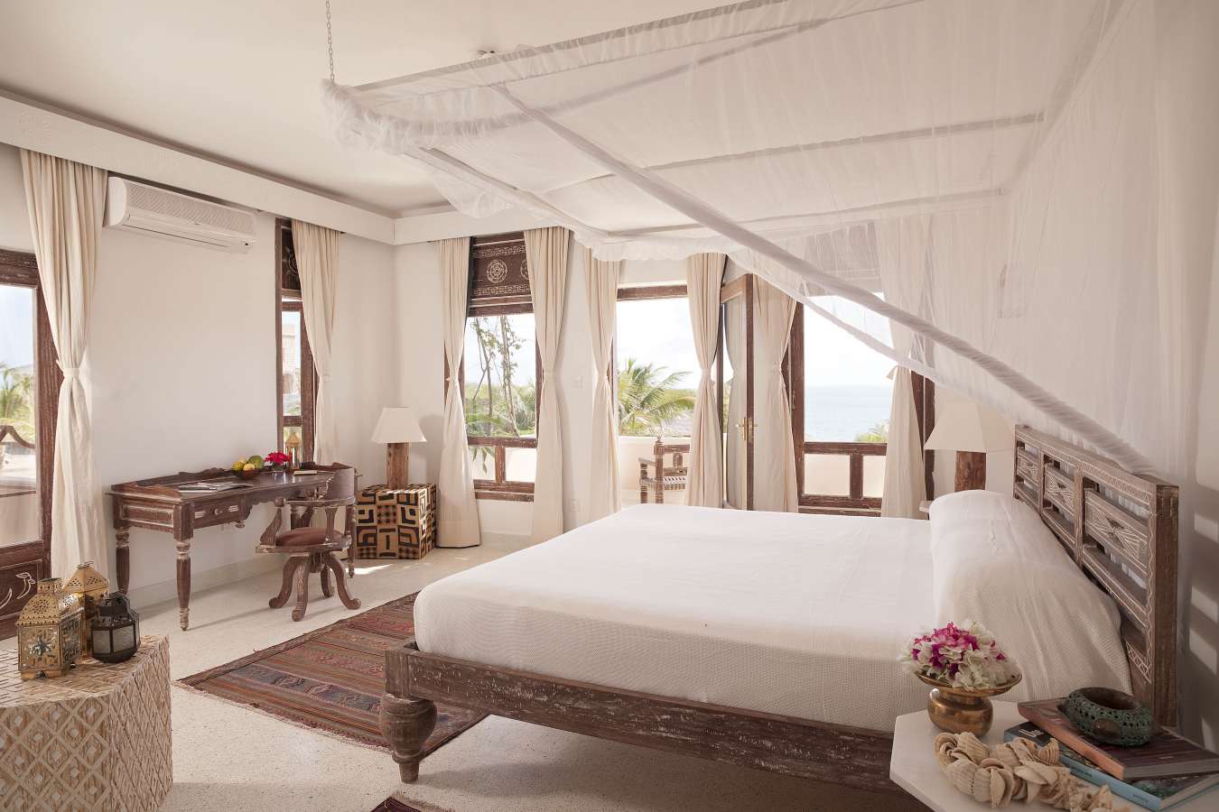 Bedroom - The Majlis Hotel