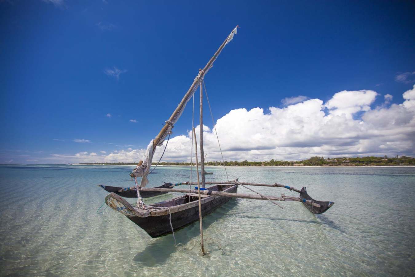 Traditional dhow - Kenya family safari and beach