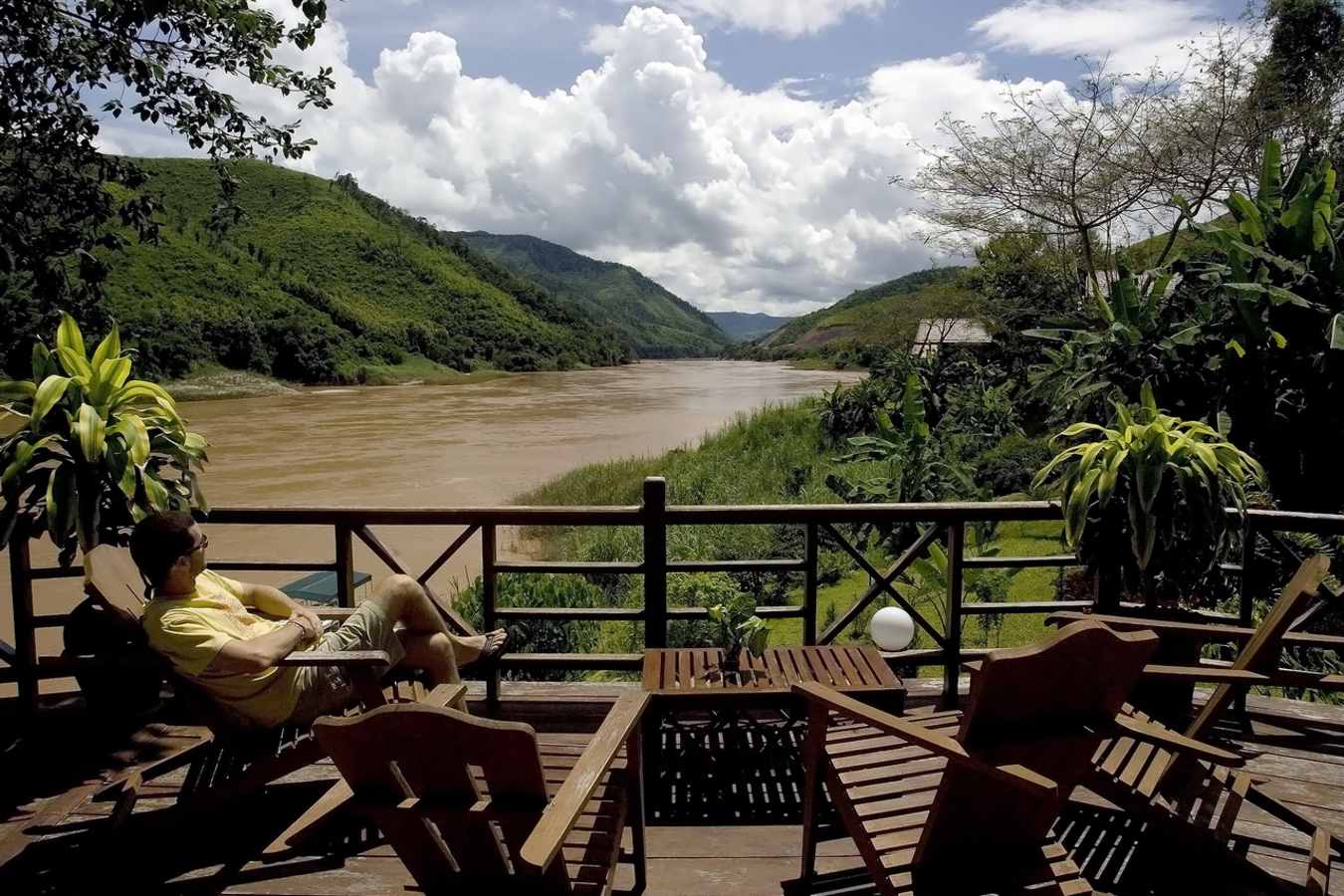 Relaxing at the Luang Say Lodge - Luang Say Cruise