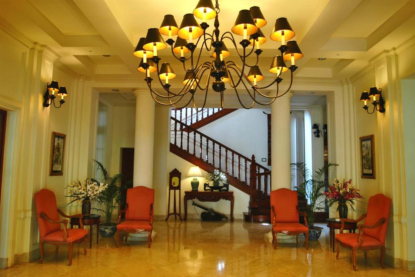 Elegant lobby - Settha Palace Hotel