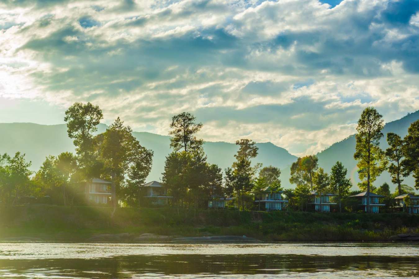 Rooms overlooking the Mekong - The River Resort
