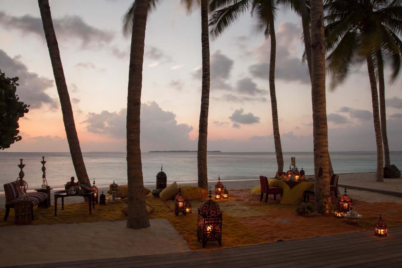 Beach dining  - Cheval Blanc Randheli