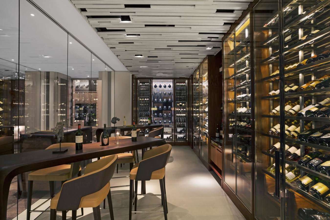 1947 Bar  - Cheval Blanc Randheli
