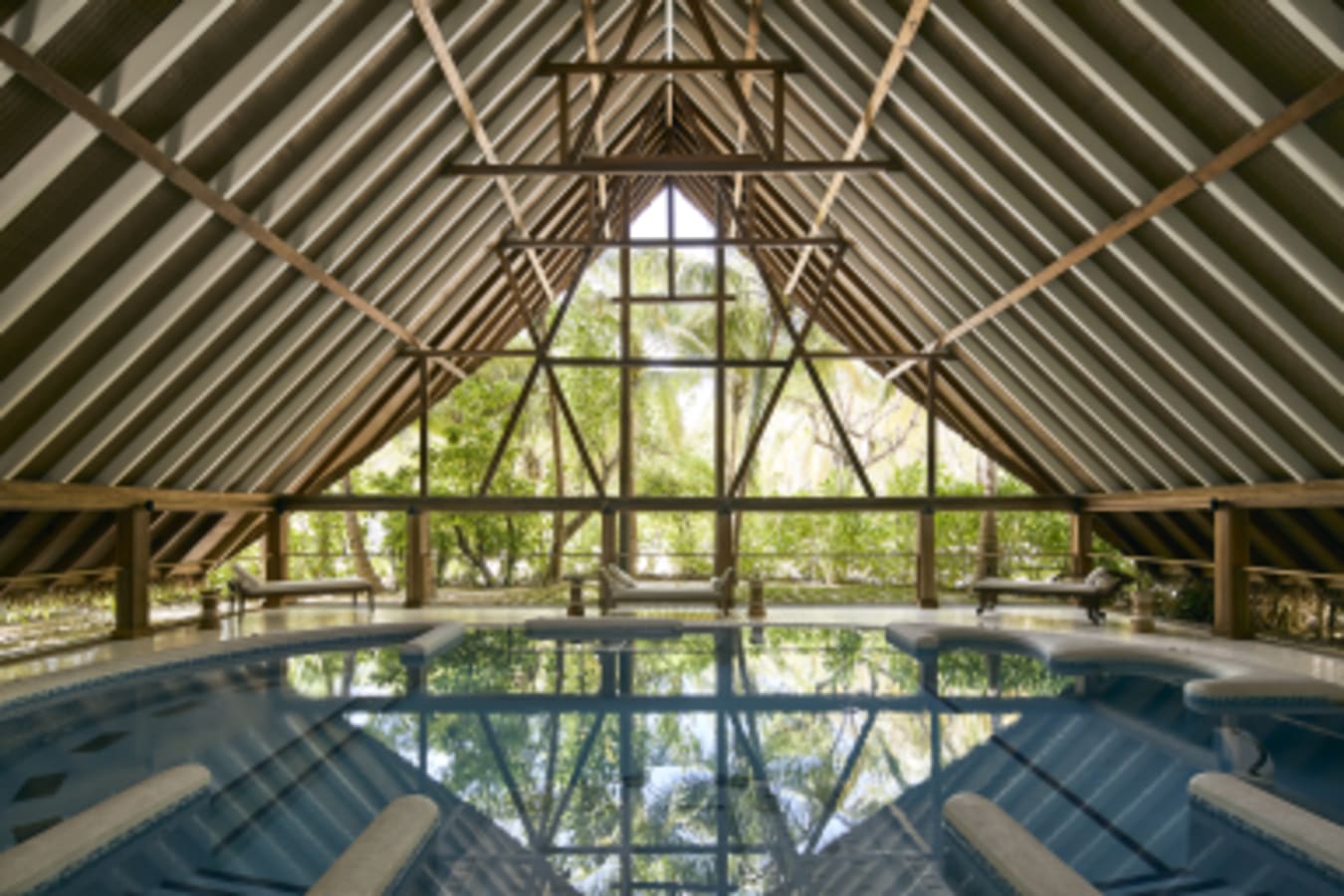 Hydrotherapy pool