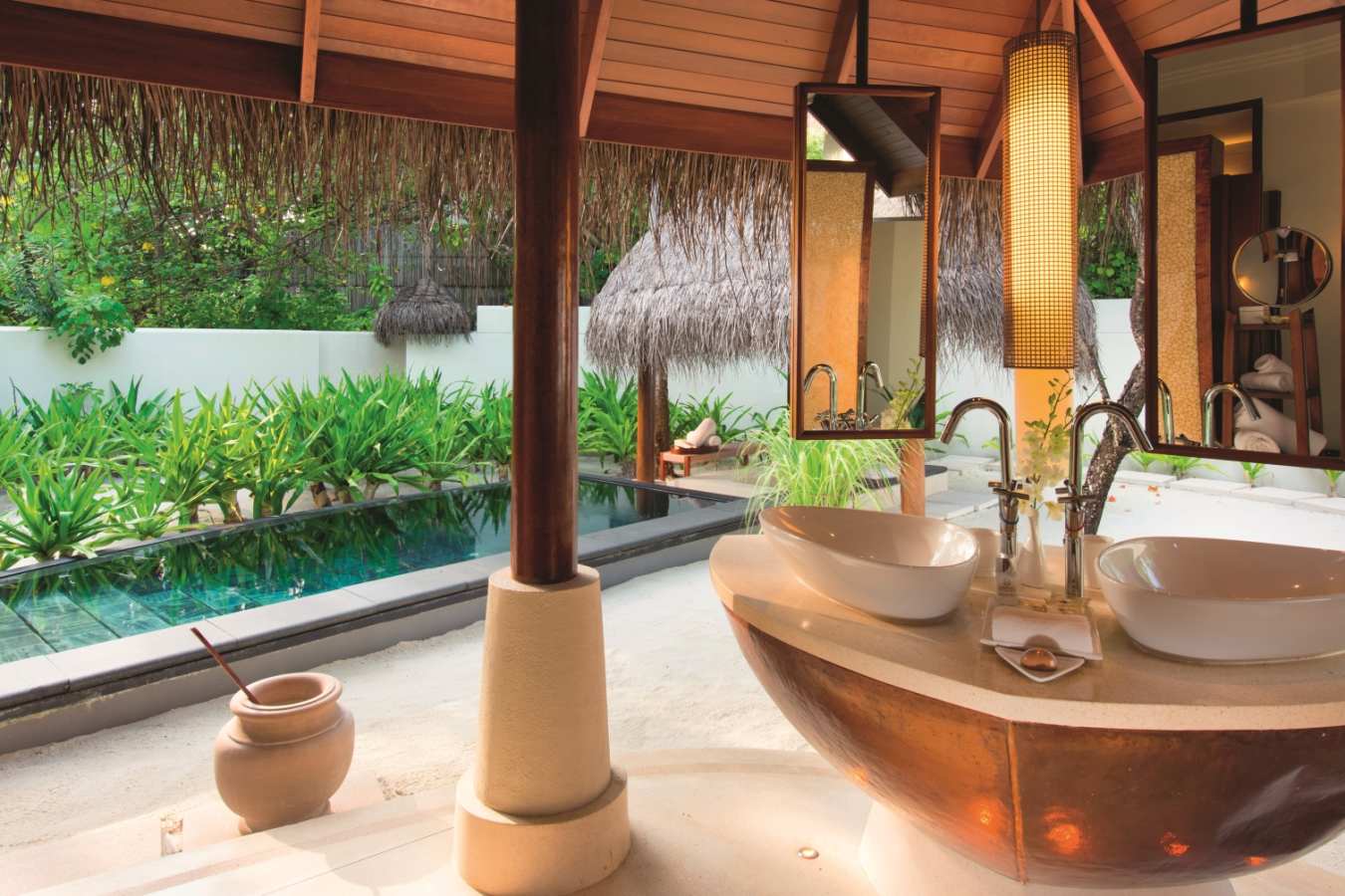 Family Villa bathroom - Constance Halaveli Resort