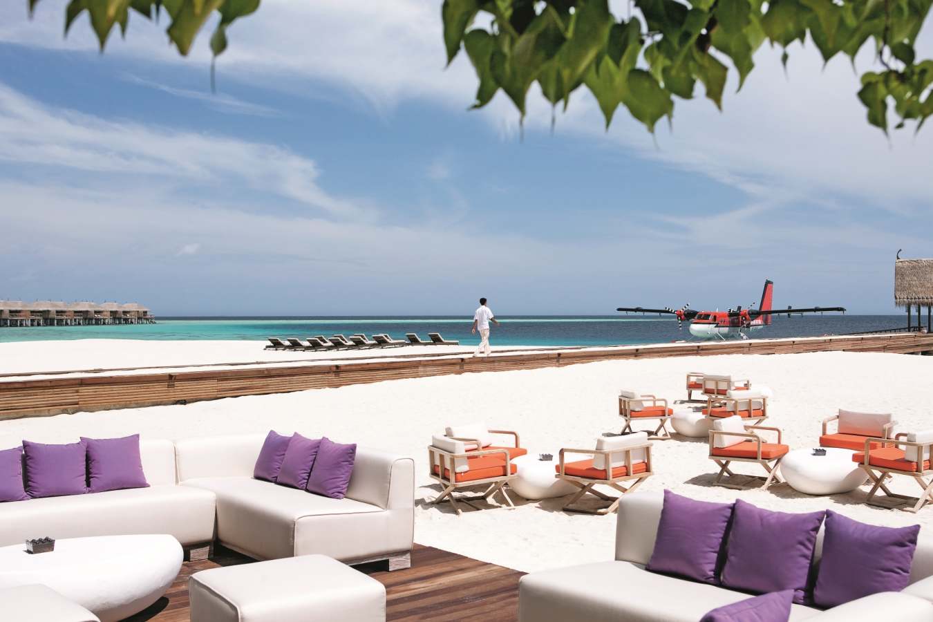 Manta Bar & Seaplane - Constance Moofushi