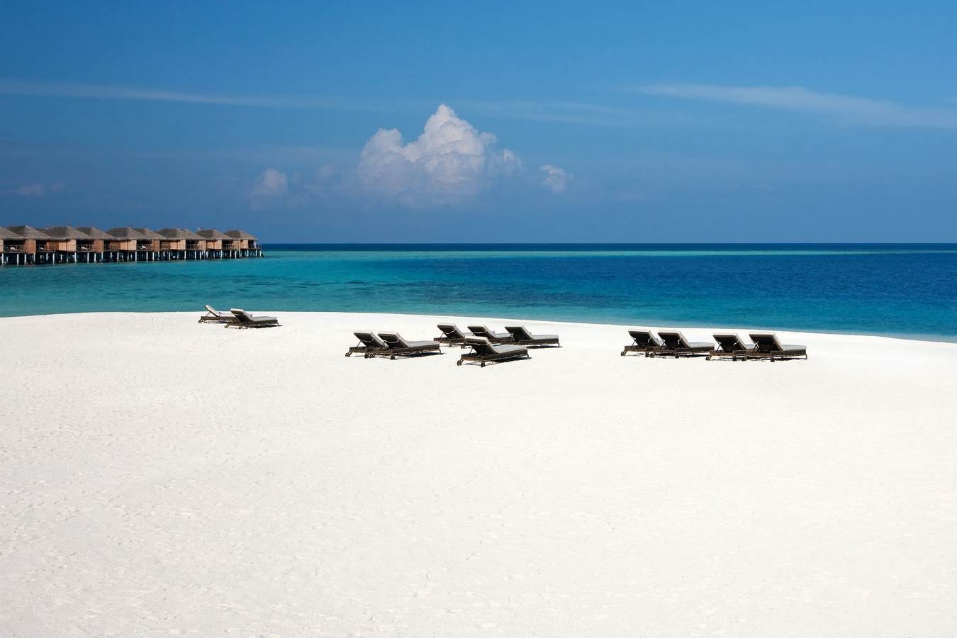 Beach View - Constance Moofushi