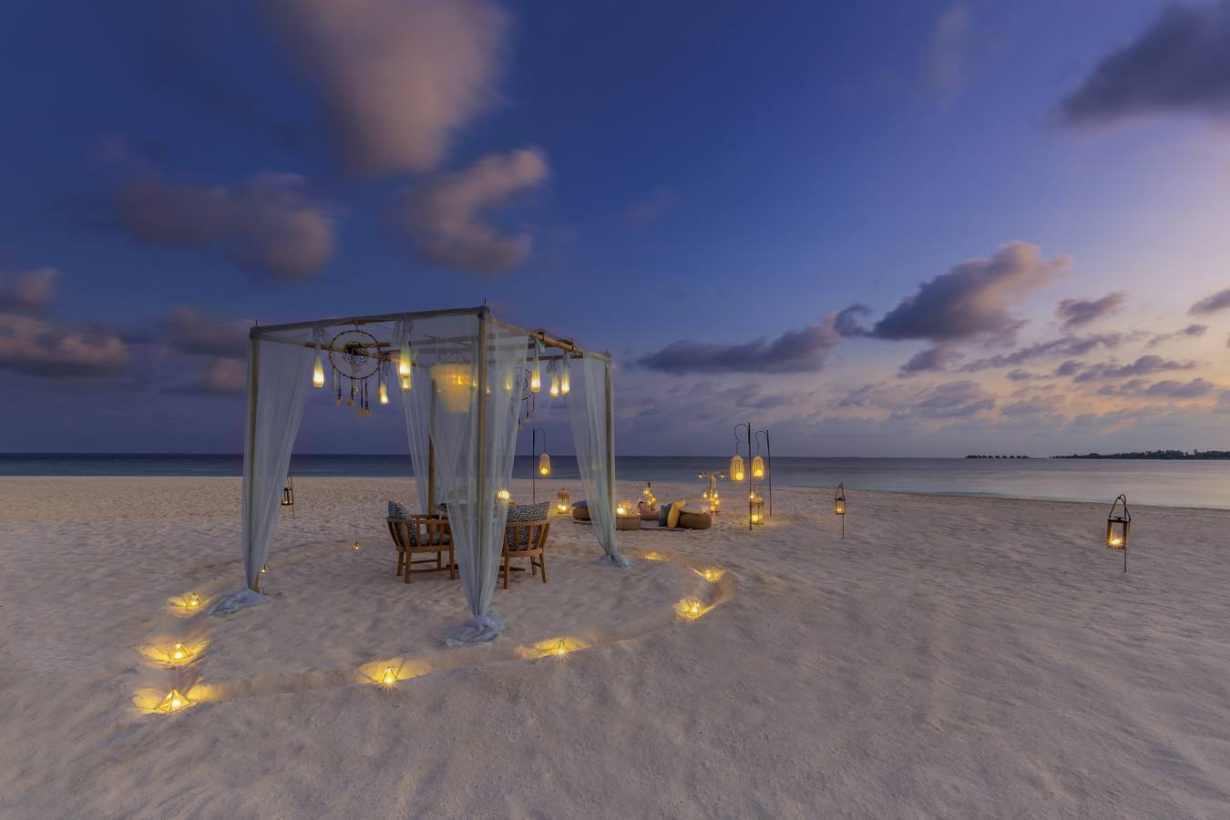 Beach dining