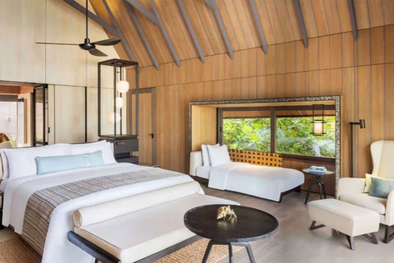 Garden villa with pool bedroom 