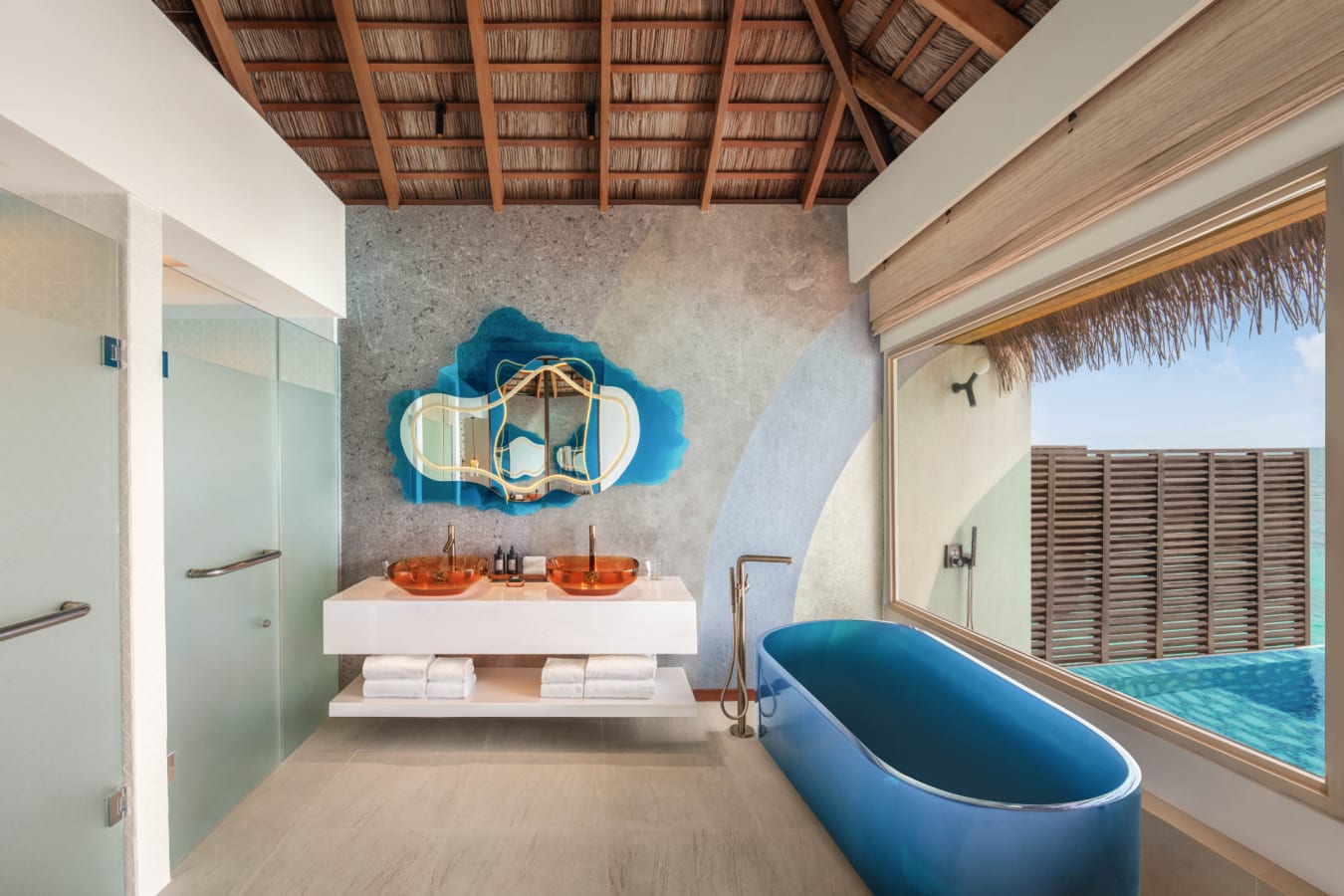 Overwater Villa Bathroom02