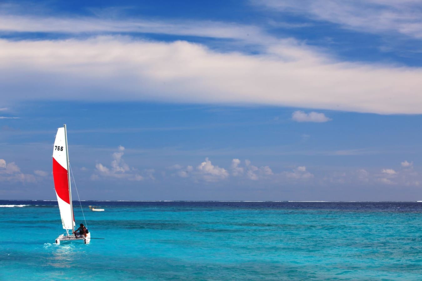 Sailing at Laamu - Six Senses Laamu