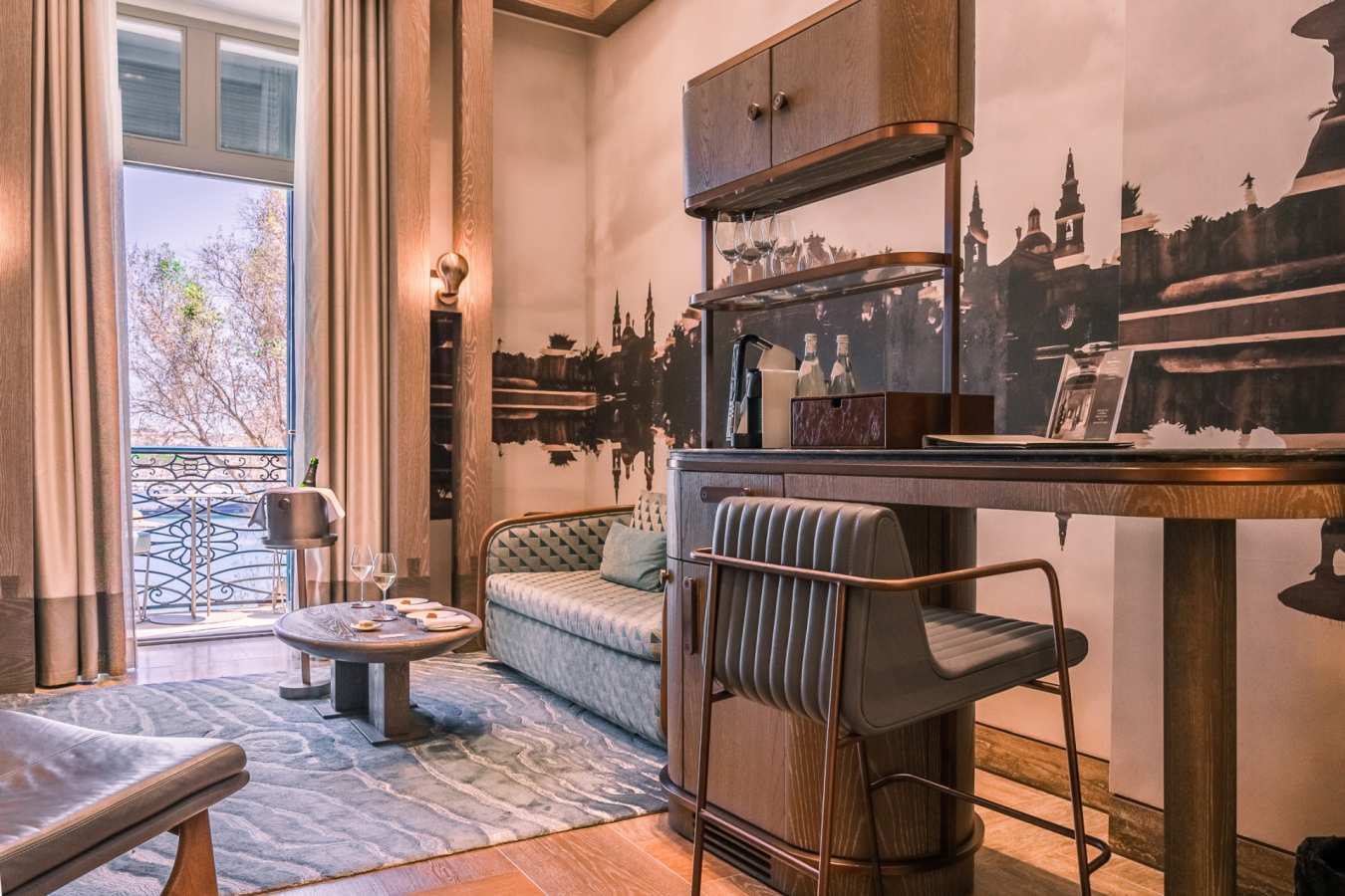 Grand Harbour View Suite 