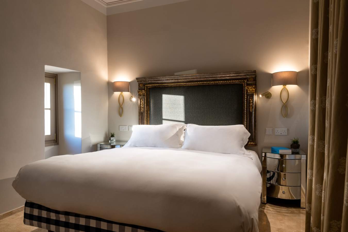 Executive Suite with Panoramic View bedroom