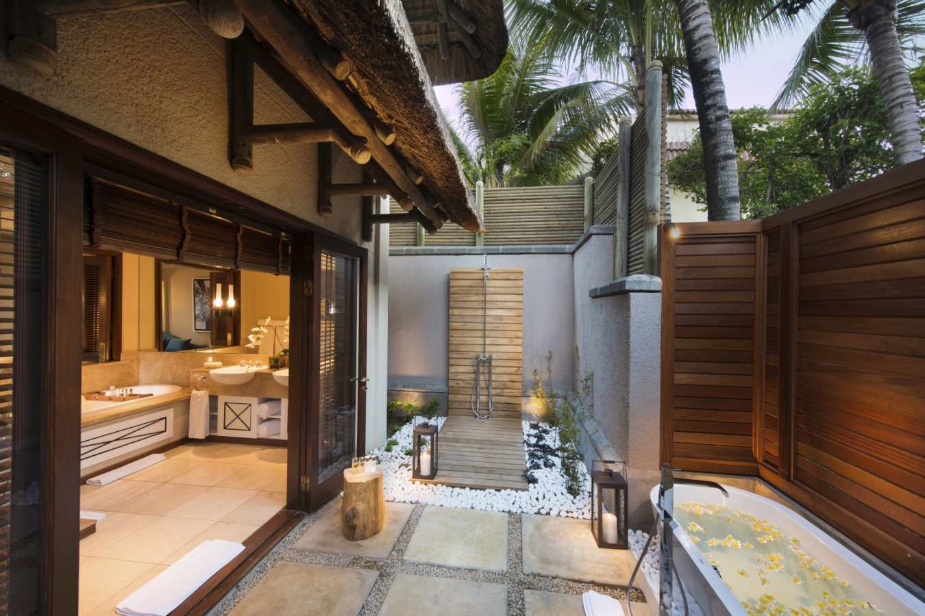 Presidential Suite Outdoor Shower - Constance Belle Mare Plage