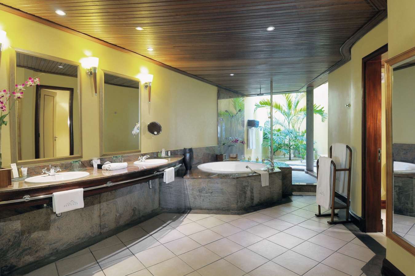 Senior Suite Bathroom