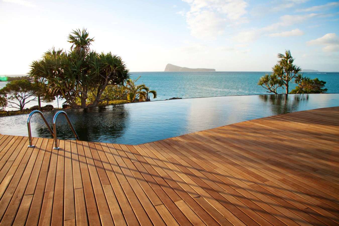 Infinity Pool - Paradise Cove Hotel & Spa