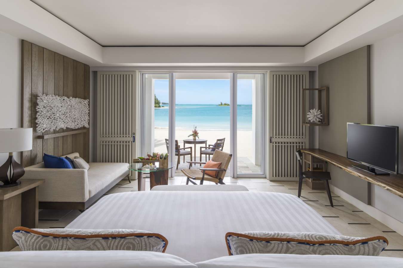 Junior Suite Hibiscus Beach Access