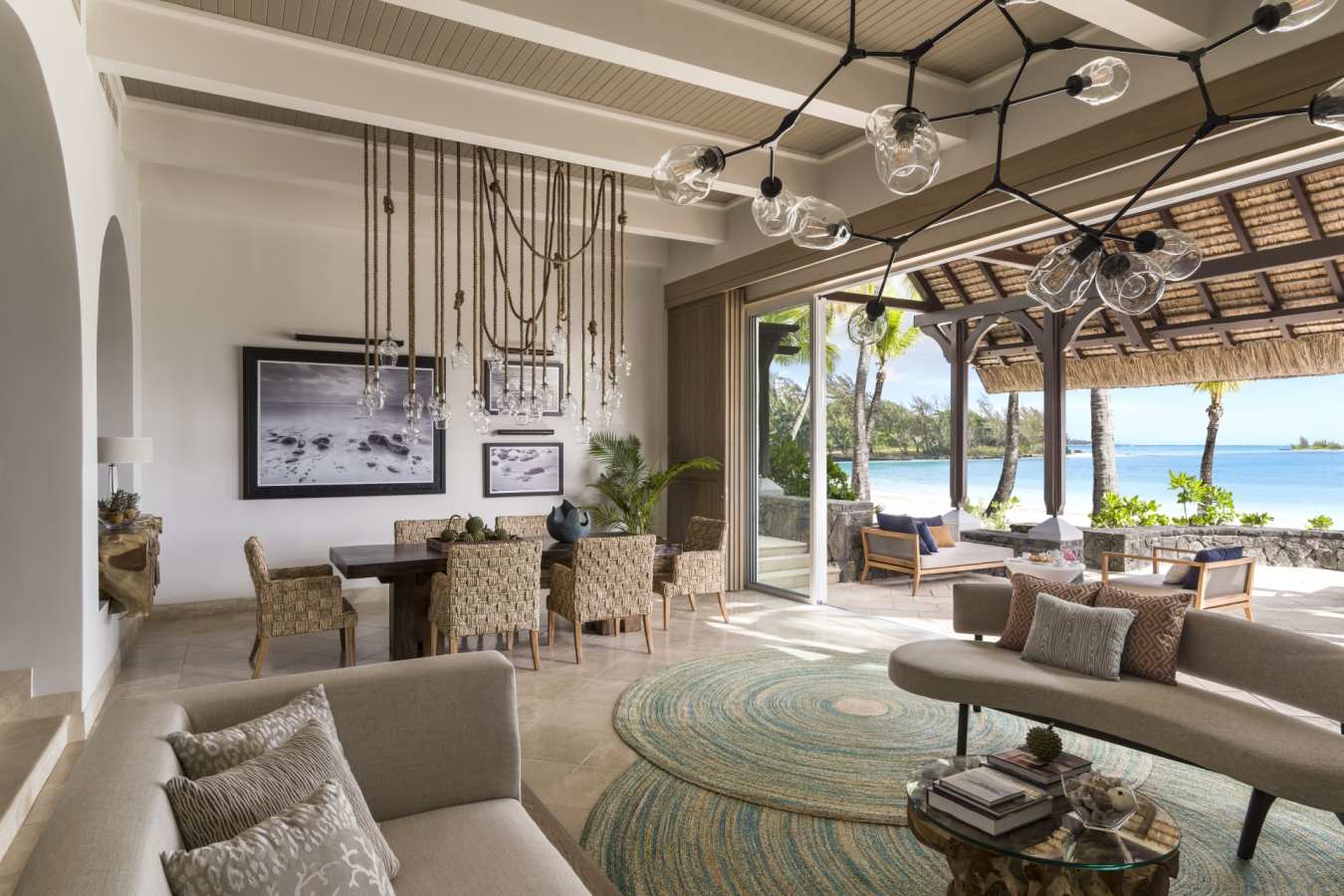 Shangri La One Bedroom Suite with beach access