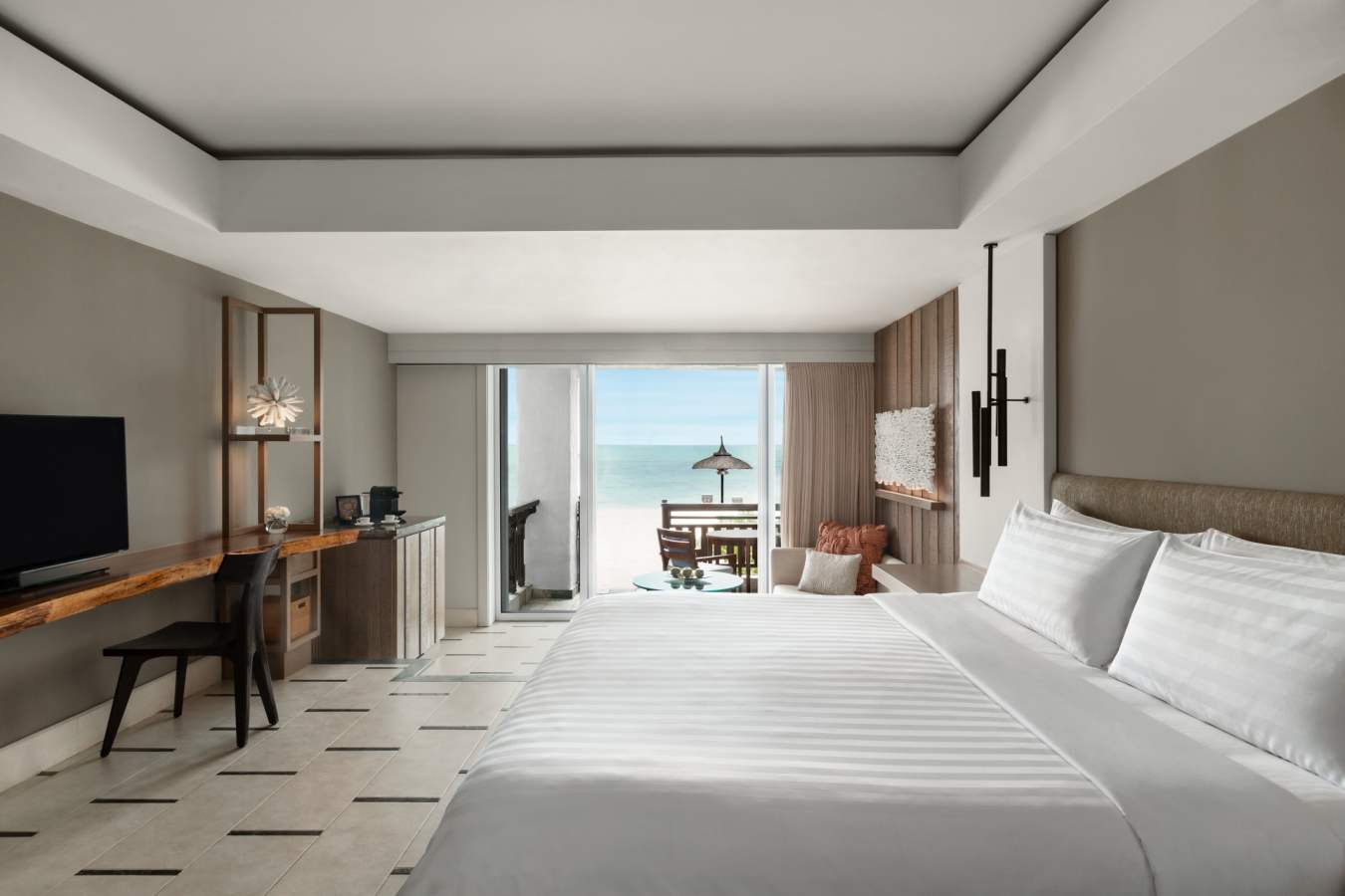 Deluxe Coral Room Beach Access King Bedroom
