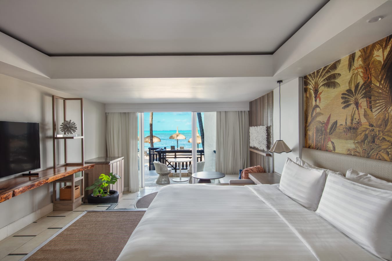 Coral Beachfront Room - King 