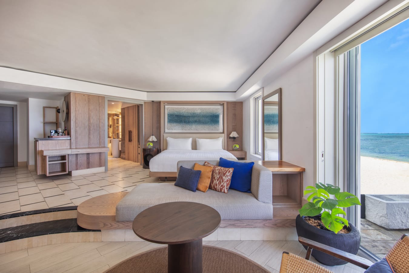 Coral Signature Beachfront Suite 