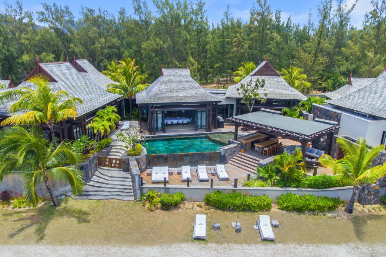 Grand Beachfront Villa 