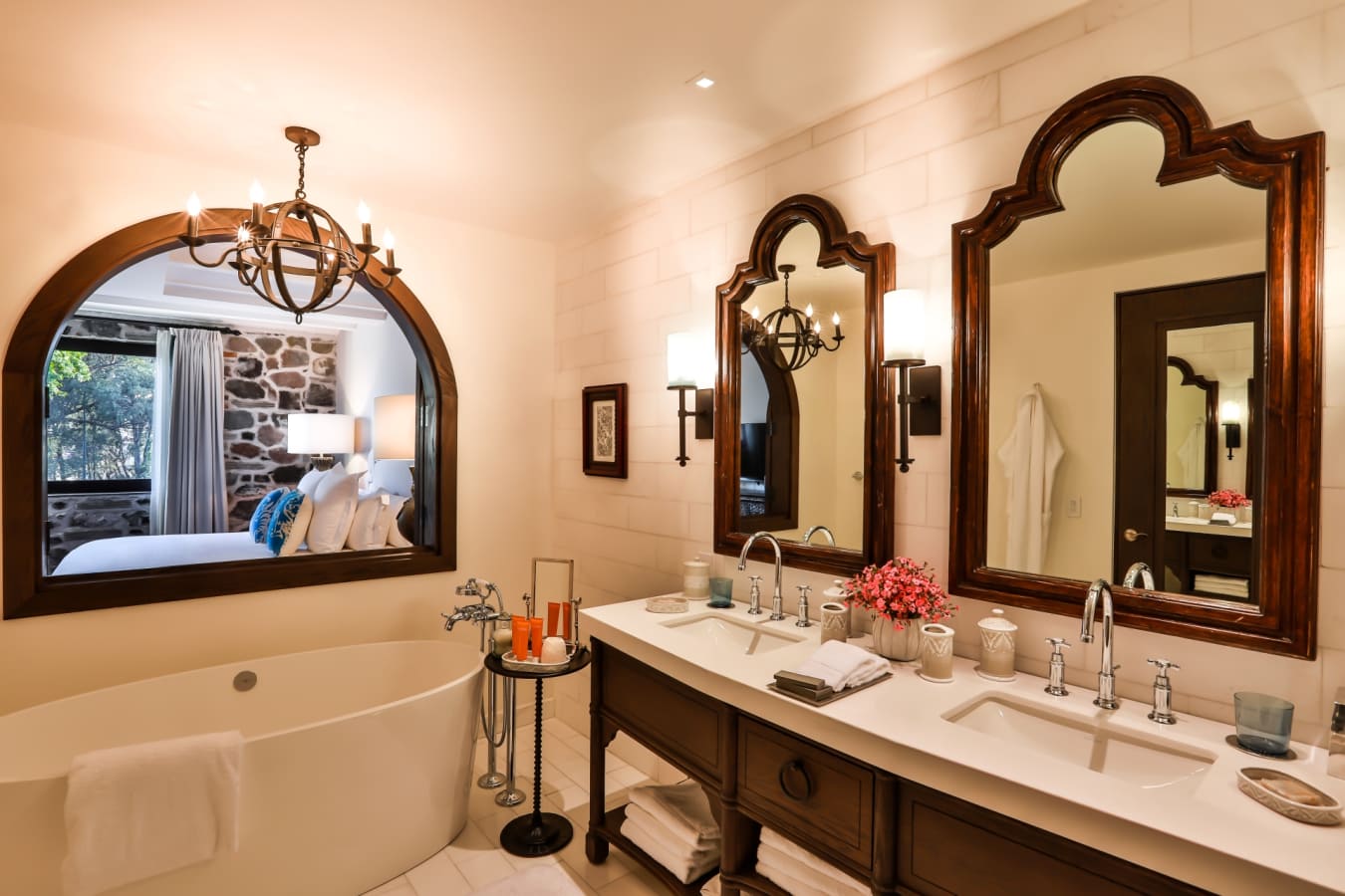 Bathroom Premier One Bedroom Suite