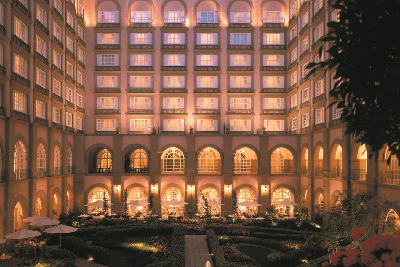 Courtyard at night - Four Seasons Mexico City