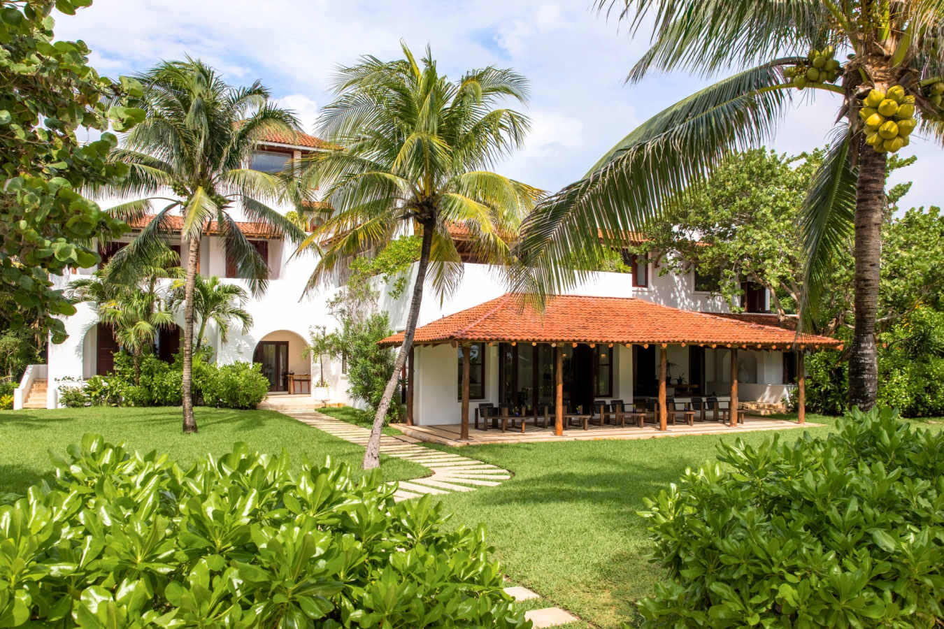 The Main House - Hotel Esencia