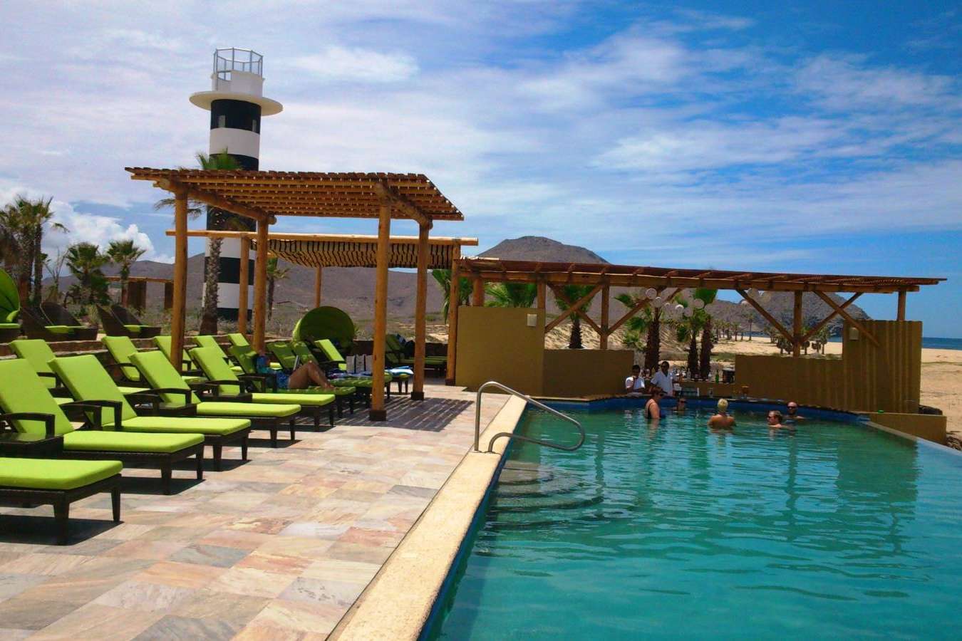 The Beach Club - Hotel Guaycura