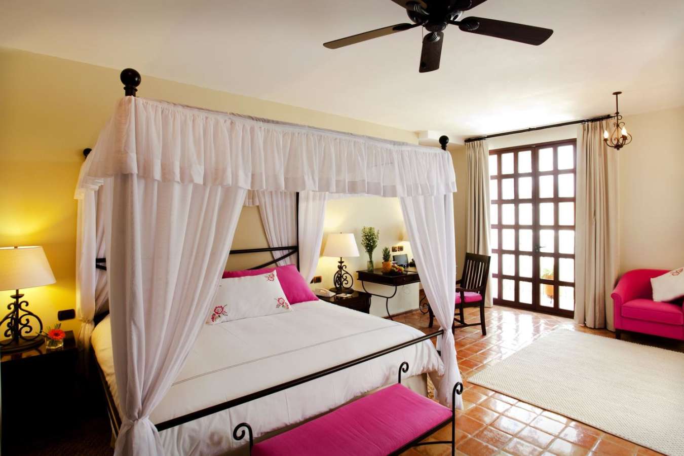 Deluxe Guestroom - Hotel Guaycura